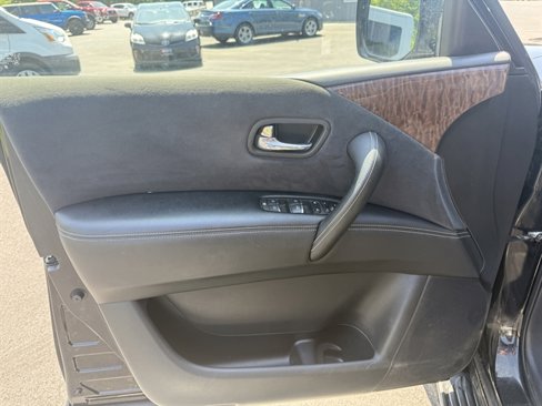 Used 2017 Nissan Armada SV image 11