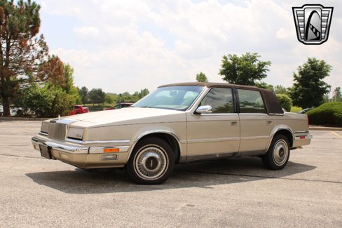 Used 1989 Chrysler New Yorker image 2
