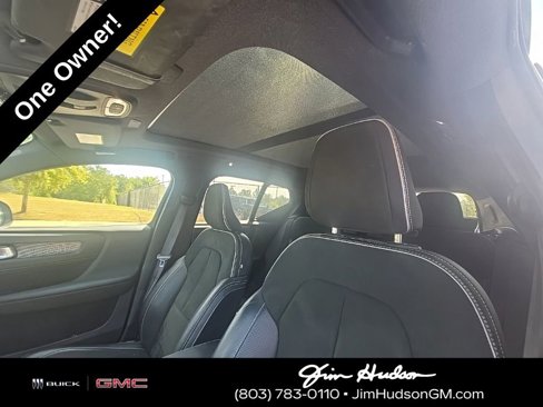 Used 2019 Volvo XC40 T5 R-Design image 8