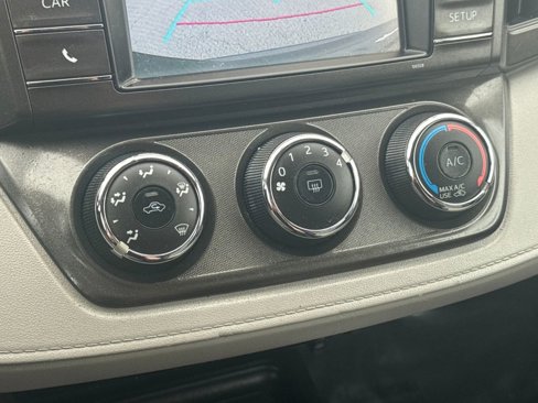 Used 2015 Toyota RAV4 LE image 23