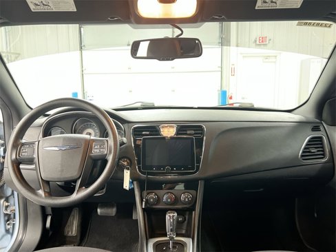 Used 2013 Chrysler 200 LX image 10
