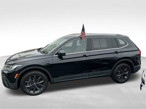 Certified 2022 Volkswagen Tiguan SE w/ Panoramic Sunroof Package image 7