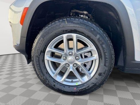 New 2025 Jeep Grand Cherokee L Laredo w/ Luxury Tech Group I image 14
