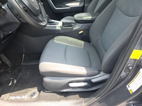 Used 2019 Toyota RAV4 XLE image 14