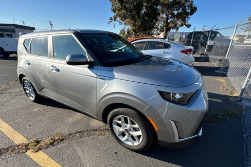 Certified 2024 Kia Soul LX w/ Option Group 015 image 2
