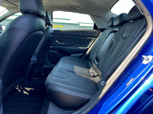 Used 2021 Hyundai Elantra Limited image 43