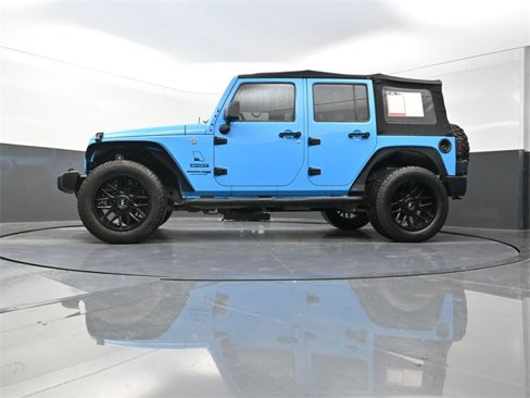 Used 2018 Jeep Wrangler Unlimited Sport w/ Connectivity Group image 30
