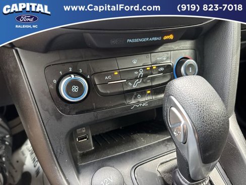 Certified 2018 Ford Focus SE image 28