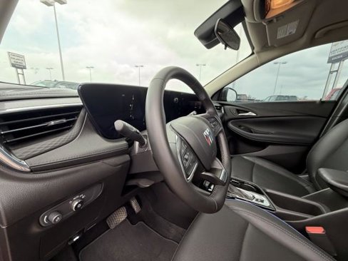 Used 2025 Buick Encore GX Sport Touring w/ Black Roof Package image 17