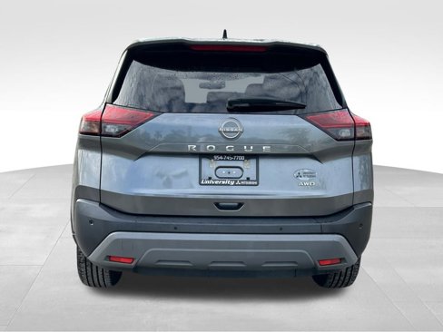 Used 2023 Nissan Rogue S image 6