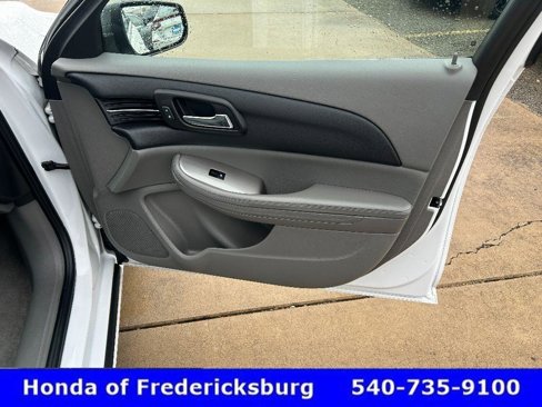 Used 2015 Chevrolet Malibu LS image 18
