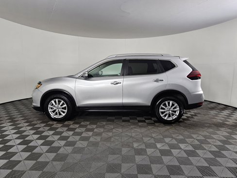 Used 2018 Nissan Rogue SV image 8
