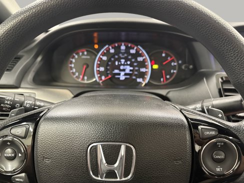 Used 2017 Honda Accord EX image 30