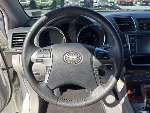 Used 2013 Toyota Highlander Limited image 17