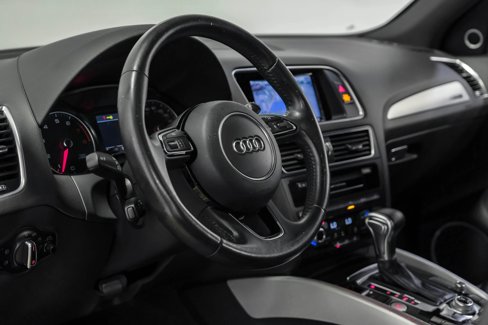 Used 2017 Audi Q5 2.0T Premium Plus w/ Technology Package image 14