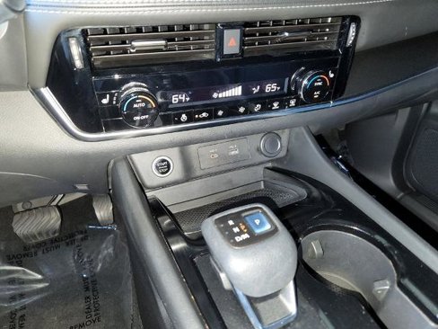 Certified 2021 Nissan Rogue SV w/ Premium Package image 22