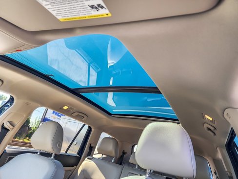Used 2019 Volkswagen Atlas SE w/ Panoramic Sunroof Package image 9