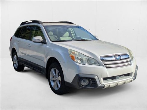 Used 2014 Subaru Outback 3.6R Limited image 3