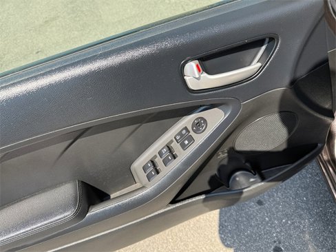 Used 2017 Kia Forte LX image 15