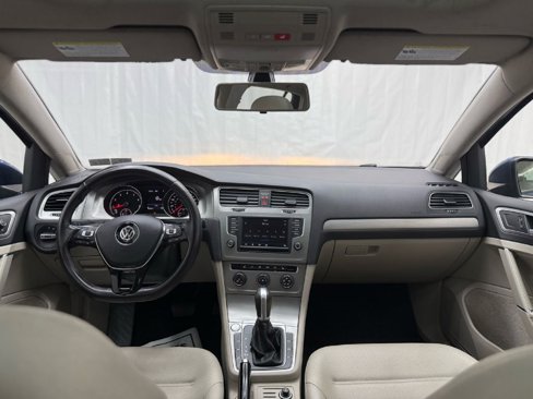 Used 2017 Volkswagen Golf Wolfsburg Edition image 21