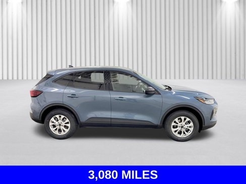 Used 2025 Ford Escape Active w/ Cold Weather Package image 3