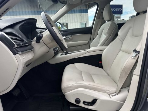 Used 2020 Volvo XC90 T5 Momentum w/ Protection Package Premier image 20