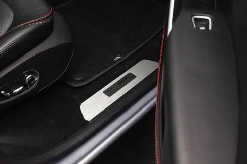 Used 2021 Aston Martin DBX image 48