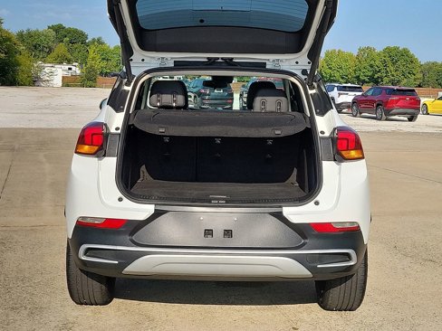 Used 2022 Buick Encore GX Select image 8