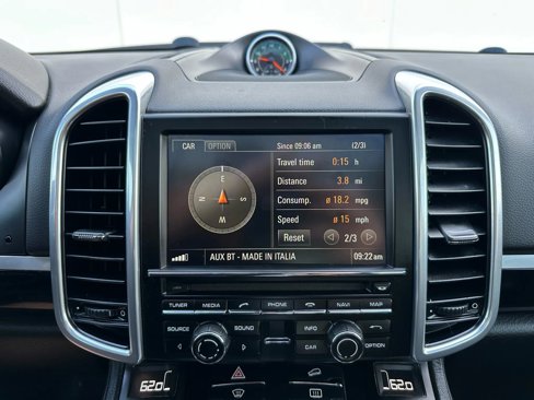 Used 2014 Porsche Cayenne image 18