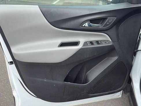 Used 2022 Chevrolet Equinox LS image 8