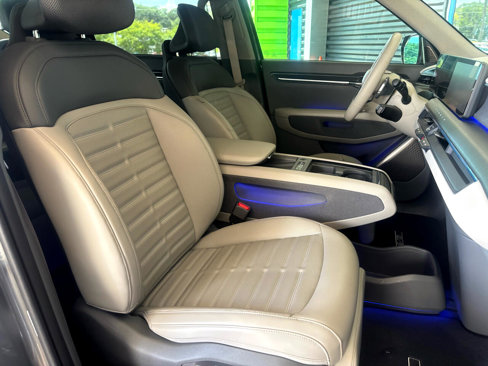 Used 2024 Kia EV9 Land image 25