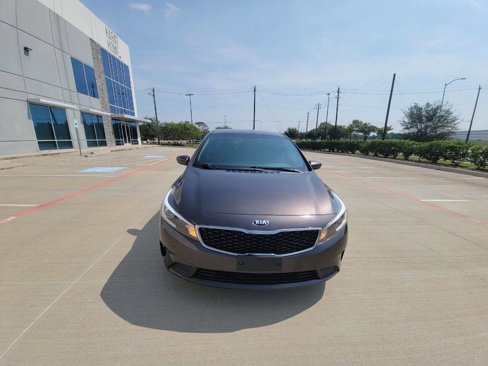 Used 2017 Kia Forte LX w/ LX Popular Package image 2