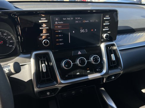 Used 2022 Kia Sorento LX image 23