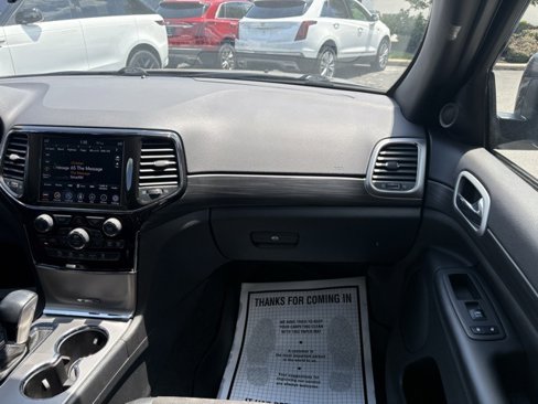 Used 2021 Jeep Grand Cherokee Laredo X image 27