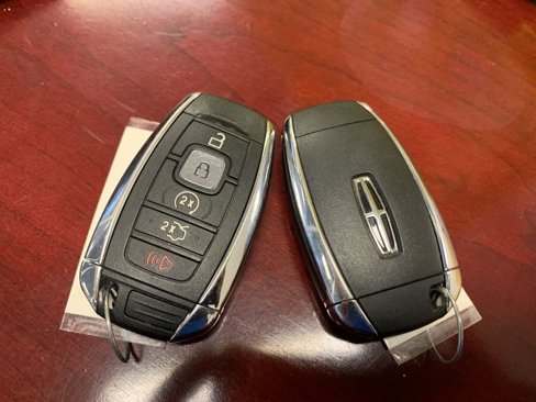 Used 2019 Lincoln Nautilus Premier image 11