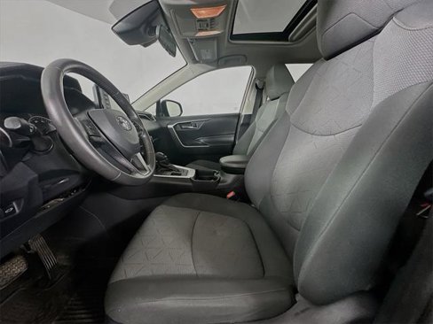 Certified 2020 Toyota RAV4 XLE image 17
