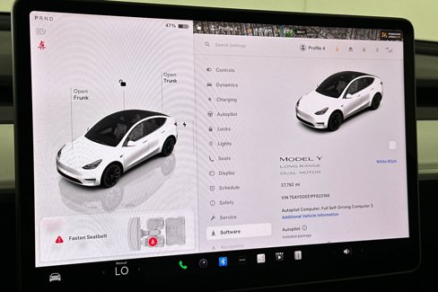 Used 2023 Tesla Model Y AWD image 27