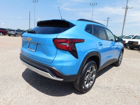 New 2025 Chevrolet Trax LT w/ Driver Confidence Package image 2