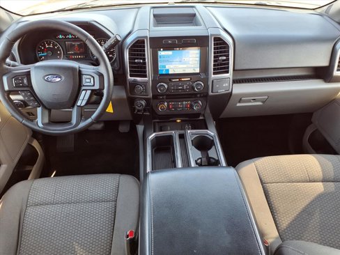 Used 2016 Ford F150 XLT w/ Equipment Group 302A Luxury image 11