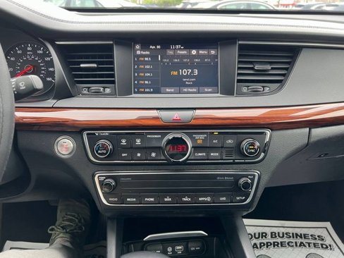 Used 2017 Kia Cadenza Premium image 18