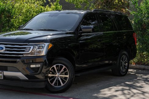 Used 2018 Ford Expedition XLT image 6