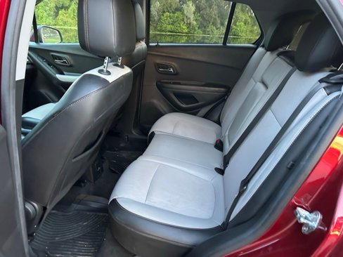 Used 2021 Chevrolet Trax LT image 13