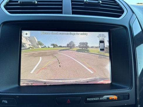 Used 2017 Ford Explorer XLT w/ Equipment Group 202A image 8