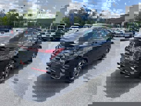 New 2025 Hyundai Elantra Sport image 3