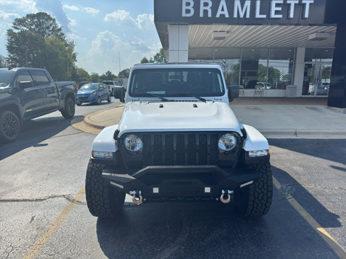 Used 2021 Jeep Gladiator Sport image 2