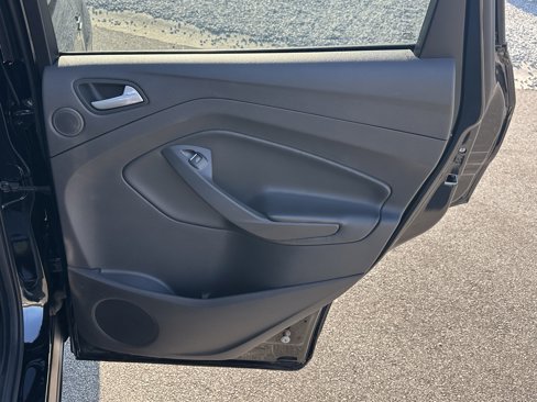 Used 2017 Ford Escape Titanium image 18