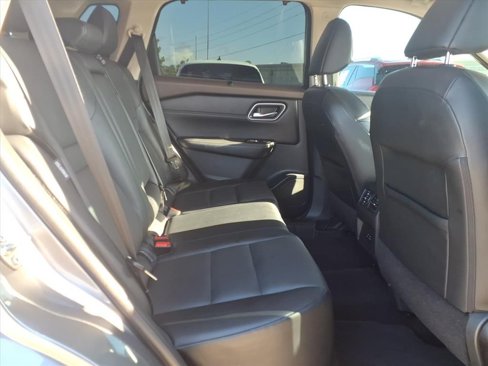 Used 2021 Nissan Rogue SV w/ Premium Package image 15
