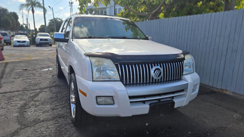 Used 2010 Mercury Mountaineer Premier image 2