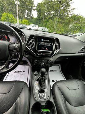 Used 2020 Jeep Cherokee Limited image 13
