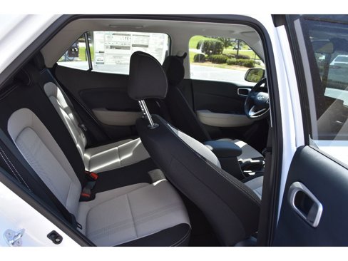 New 2025 Hyundai Venue SEL image 16